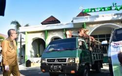 Sapi Kurban Presiden Jokowi Berbobot 1 Ton Diserahkan ke Masjid di Kubu Raya<