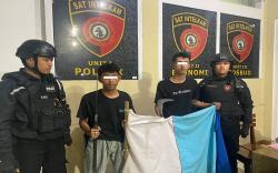 Nongkrong Bawa Samurai dan Celurit, 2 Anggota Geng Motor di Sukabumi Ditangkap Polisi