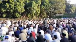 Salat Idul Adha, Warga Muhammadiyah se-Bandung Raya Tumpah Ruah di Lapangan Lodaya<