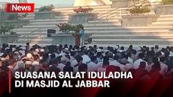 Ridwan Kamil Bersama Ribuan Warga Salat Iduladha di Masjid Al Jabbar<