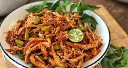 9 Resep Ayam Suwir Rumahan yang Enak, Dimasak Rendang atau Bumbu Kuning Bikin Nagih