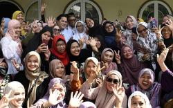 Senyum Erick Thohir Rayakan Idul Adha bersama WNI Muslim di Hong Kong