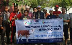 MNC Vision dan MNC University Berbagi Hewan Kurban