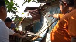Dampak Ledakan di Pabrik Kimia Cilegon, Atap Rumah Warga Hancur Tertimpa Material Logam