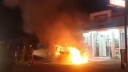 Minibus Ludes Terbakar  di Cijulang Pangandaran, Diduga akibat Korsleting Listrik<