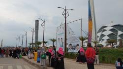 Manfaatkan Akhir Cuti Bersama, Ribuan Jemaah Serbu Masjid Al Jabbar Bandung<
