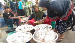 Harga Ikan Laut Melonjak Tajam, Pasar di Pemalang Sepi Pembeli<