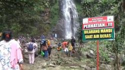 Keindahan Curug Cijalu di Tengah Hutan Pinus Serang Panjang Subang<