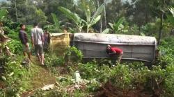 Kecelakaan di Purwakarta Hari Ini, Truk Tangki Terjun ke Jurang 50 Meter Hebohkan Warga<