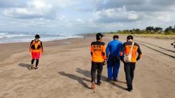 Dua Wisatawan Terseret Arus di Pantai Barat Pangandaran, 1 Orang Selamat 1 Hilang