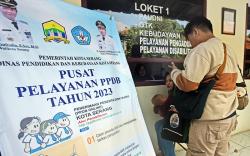 Orang Tua Calon Siswa Kesulitan Mendaftar Sekolah dengan Sistem Zonasi PPDB