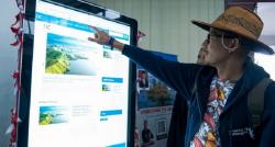 Digitalisasi Destinasi Wisata Papua, Sandiaga Uno Resmikan Tourist Information Center di Bandara Jayapura