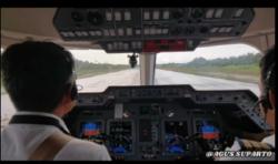 Momen Pesawat Kepresidenan Mendarat di Bandara Ewer Papua Selatan, Diresmikan Jokowi Hari Ini