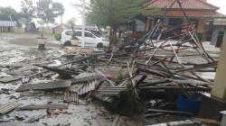 Puting Beliung Terjang Desa Kongsijaya Indramayu, 6 Rumah dan Sarana Pendidikan Rusak