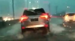Banyak yang Salah Kaprah Nyalakan Lampu Hazard saat Hujan Deras, Ini Fungsi Sebenarnya