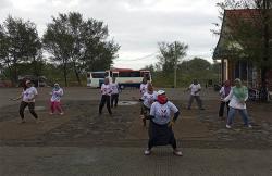 Kampanyekan Hidup Sehat, DPD Perindo Bantul Gelar Senam Kebugaran di Laguna Pantai Depok