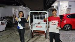 Ingin Lingkungan Masyarakat Bersih, Bacaleg Partai Perindo Depok Bagikan Gerobak Sampah<