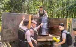 Polisi Gerebek Gudang BBM Ilegal Berkedok Warung Kopi di PALI, Pemilik Kabur