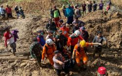 Alat Berat dan Anjing Pelacak Dikerahkan, Korban Longsor Peundeuy Garut Ditemukan