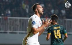 Viral Tendangan ke Langit Marko Simic Vs Persikabo, Netizen: Leandro Paredes Kalah!