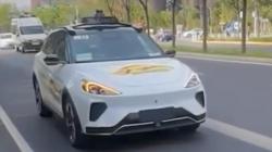 Viral! Ada Taksi Tanpa Sopir di China, Netizen: Kalau di Indonesia Sopir Ghoib