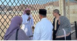 Anies dan Keluarga Sempatkan Ziarah ke Makam Syuhada Perang Uhud, Teladani Kisah Sahabat Hamzah