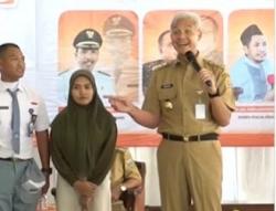 Ganjar Bebastugaskan Kepala SMKN karena Pungli, Netizen: Biar Jadi Pelajaran Sekolah Lain
