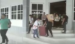 KPK Geledah Kantor Bupati Muna dan Bappeda, Angkut Sejumlah Dokumen