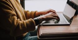 Cara Mengatasi Laptop Ngefreeze dengan Mudah, Lakukan Ini Sebelum ke Tukang Service! 