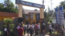 Anak Tak Lolos PPDB Jalur Zonasi, Puluhan Orang Tua Unjuk Rasa di SMAN 1 Purwadadi Subang