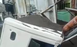 Kecelakaan Truk Pasir Terguling di Jalan Semarang-Solo, Sopir Tewas Terjepit Kabin<