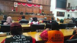  Buntut Shuttle Bus, Seratusan Tukang Ojek Masjid Sheikh Zayed Geruduk DPRD Solo