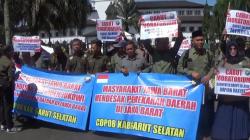 Ratusan Orang Unjuk Rasa di Gedung Sate Tuntut Pemekaran 14 DOB di Jawa Barat<