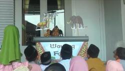 Serunya Nonton Wayang Fabel Bareng MNC Peduli di Rumah Baca Jatiwayang Semarang 