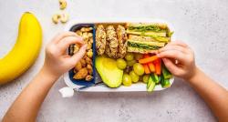 Persiapan Hari Pertama Anak Sekolah, Bekal Bernutrisi hingga Ajari Interaksi