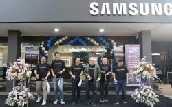 Penikmat Olahraga Outdoor Menikmati Pengalaman Berbeda di Samsung Experience Store