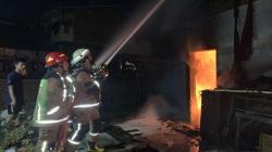 Rumah Reparasi Jaket Kulit Garut Terbakar Hebat, 2 Orang Luka-luka<