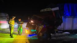 Kecelakaan Maut di Tol Cipularang, Truk Tabrak Belakang 1 Tewas 1 Luka  <