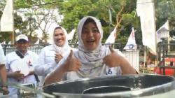 Semringah Terima Gerobak Perindo, Pedagang di Lebak Banten: Bantu UMKM agar Bisa Maju<