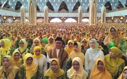 Sambut 1 Muharram, 7.000 Kader Al-Hidayah Padati Masjid Al Jabbar, Doakan Golkar Menang <
