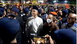 Ganjar Pranowo Tinjau Lokasi Kecelakaan KA Brantas vs Truk, Minta Masyarakat Tak Mendekat<