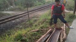 Polisi Gagalkan Pencurian Besi Penahan Rel KA di Malangbong Garut , Jablay Cs Ditangkap