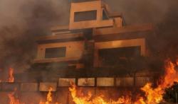 Gelombang Panas, Perumahan Mewah hingga Kawasan Wisata di Yunani Terbakar