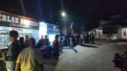 Polisi Keluarkan Tembakan Peringatan saat Bubarkan Perang Petasan di Benteng Sukabumi<