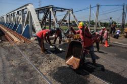 Kemenhub Sarankan Larangan Truk Trailer Lewat Perlintasan Madukoro