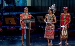 Apai Janggut Tokoh Adat Dayak Iban Sungai Utik Raih Penghargaan Gulbenkian Prize for Humanity di Portugal