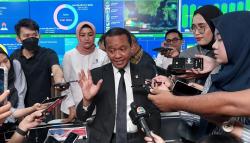 Foxconn Tak Kunjung Realisasikan Investasi di RI, Bahlil Akan Kunjungi Markasnya