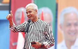 Selera Pakaian dan Ayam Goreng Mbah Karto Sama-sama Disukai Keluarga Jokowi dan Ganjar