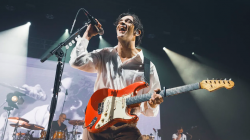 Tak Merasa Bersalah Usai Mencium Sesama Jenis, Matty Healy Dihujat Netizen Malaysia 