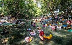 Kawasan Wisata Alam Sendang Grogolan Dipadati Pengunjung